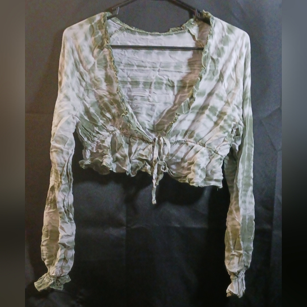 Green tie dye cropped wrap shirt sz lg